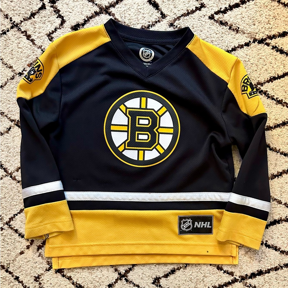 Official Boston Bruins Hockey Jersey - Boys XS 4/5, David Pastrnak 88
